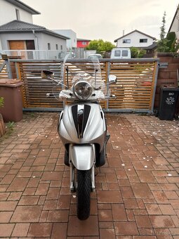 Piaggio Beverly 300 - 4