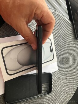 iPhone 15 Black, 128 gb, záruka TOP stav - 4