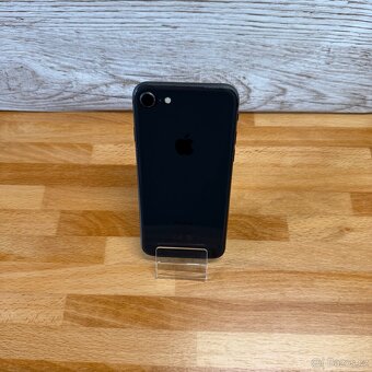 iPhone 8 64GB, černý (12 měsíců záruka) - 4