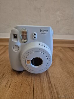 Instax mini 9 světle šedý + pouzdro - 4