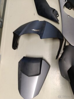 Kryt nádrže, blatník, stupacky, krovka aj. Yamaha R6R - 4
