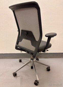 Kancelářská židle Vitra ID Mesh - 4