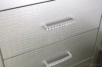 Luxusní ložnice ve stylu glamour - 4