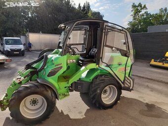 Nakladač Avant 860i ROPS - 4