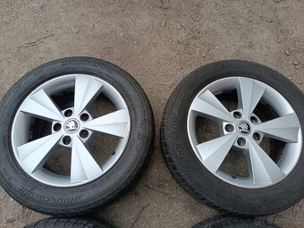 Škoda Octavia III - alu 6,5x16 et46 + letní 205/55/16 - 4