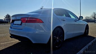 Jaguar XE 2.0d, 2016 - 4