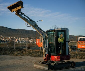 Bagr Takeuchi TB23 + vrták + kladivo + 4 lyžice. - 4