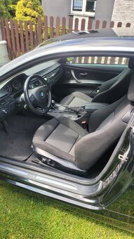 Bmw 330 i M-paket Rezervace - 4