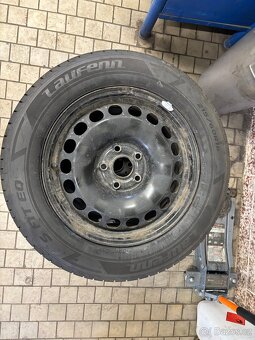 Prodám sadu letních kol 215/60R16 na VW Passat B8 - 4