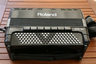 Akordeon , V-akordeon, Roland FR3-X černý, dobrý stav - 4