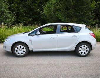 OPEL ASTRA 1.6 BENZÍN, ROK 2010, NAJETO 118.700 KM - 4