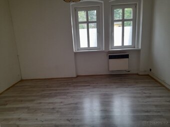 Pronájem 1+1 40 m2 - 4