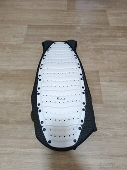 Chránič páteře, páteřák - 4