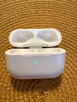 AirPods Pro (1. generace) – bez záruky, plně funkční – 1 500 - 4