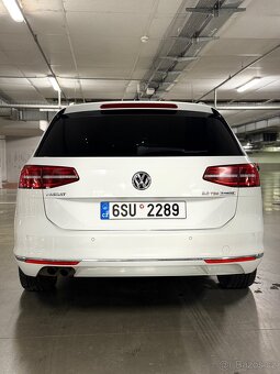 Volkswagen Passat B8 Highline DSG 2.0 tdi krásný stav - 4