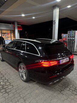 Mercedes-Benz e220d w213 143kW AMG paket - 4