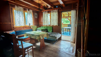 Dřevěná chatka v klidné části Mistřovic 57m2. - 4