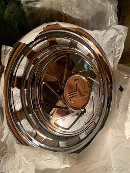 Tatra 603-chromované poklice - 4