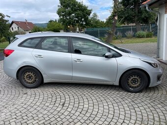 KIa Ceed 1,6 GRDi 100kW - 4