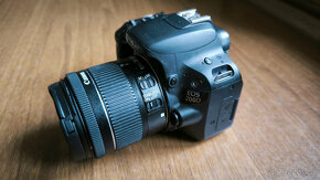 Zrcadlovka Canon EOS 200D - 4