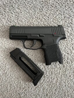 Sig Sauer P365 - 4