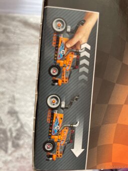 LEGO Technic Závodní nákladní automobil - 4