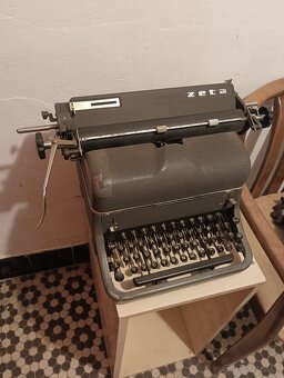 Psací stroj ZETA - 4