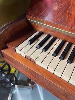 Piano /velmi poškozené/ - 4