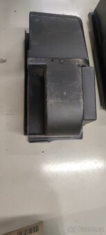 Bmw e30 2x kastlik, 2x plast pro zadni znacku - 4
