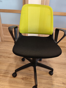 Prodám pracovní stůl pro práci s počítačem - 4