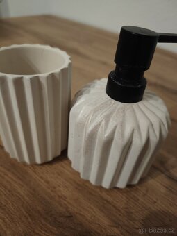 Doplňky do koupelny - 4