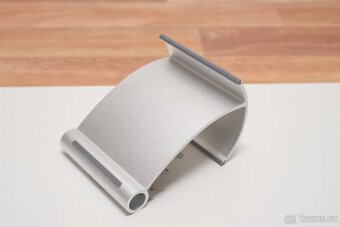 ALU stojánek na tablet / mobil značky AKASA - 4