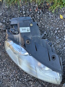 Pravé světlo Passat B6 Xenon - 4