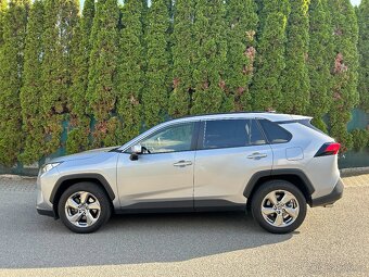 Toyota RAV4 2.0 4x4, ČR 2020, najeto jen 30 000km - 4