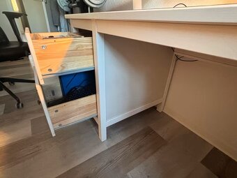 Psací stůl IKEA - pěkný stav, délka 155cm - 4