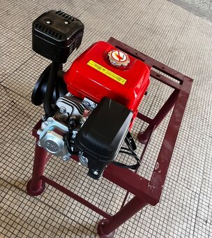 MF-70 čtyřtaktní motor 7 PS s ručním + el. starterem - 4
