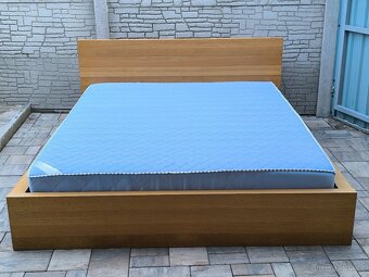 Prodám manželskou postelí + Matrací 160cm x 200cm - 4