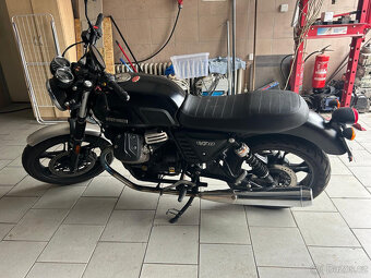 Prodám MOTO GUZZI V7 II STONE VE VÝTEČNÉM STAVU - 4