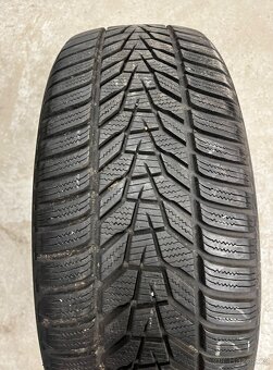 3x 235/55 R20 Honkook zimní pneu 90% - 4
