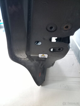 Levé zadní dveře na Alfa Romeo 159 - šedá Titanium - 4