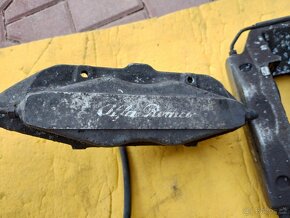 Přední BREMBO brzdové třmeny Alfa Romeo 330 mm - 4