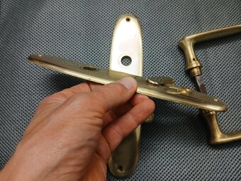 Staré mosazné dveřní kování, 6 párů - 4