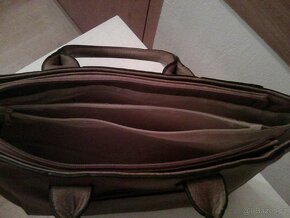 Nová značková kabelka v barvě camel, spousta přihrádek, - 4