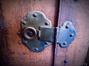 Starožitný cestovní kufr - 4