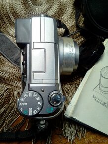 OLYMPUS C-740 ultra zoom. - 4