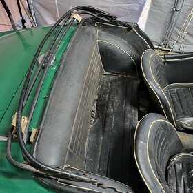 triumph tr3 - 4