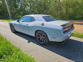 Dodge Challenger 5.7 Hemi NEHAVAROVANÉ - 4