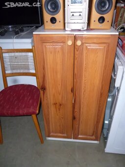 šatní skřín,v-180cm,š-50cm,h-60cm za 1000kč - 4