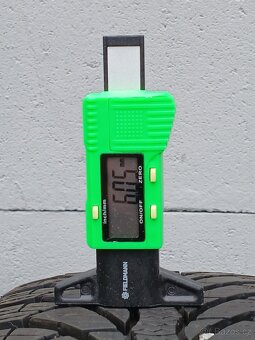 Zimní pneu Fulda 185/60/15, vzorek 6mm - 4