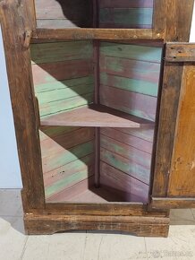 Starožitná, malovaná rohová skříňka - 4